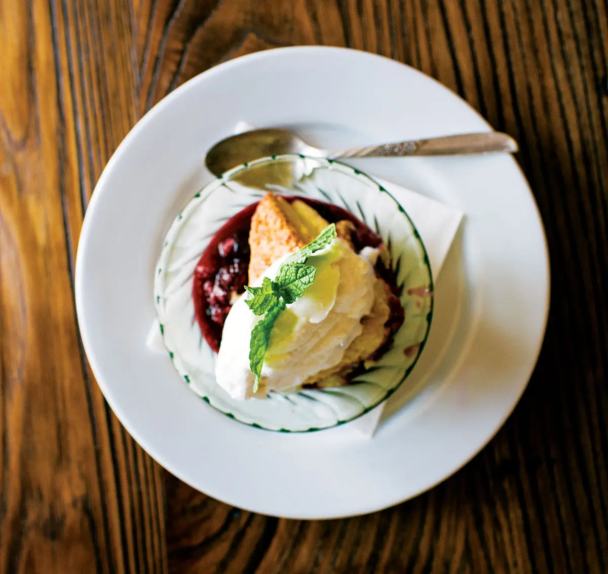 Berries with biscuits and cream