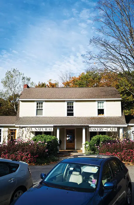 Exterior of Beach Pea Baking Co in Kittery