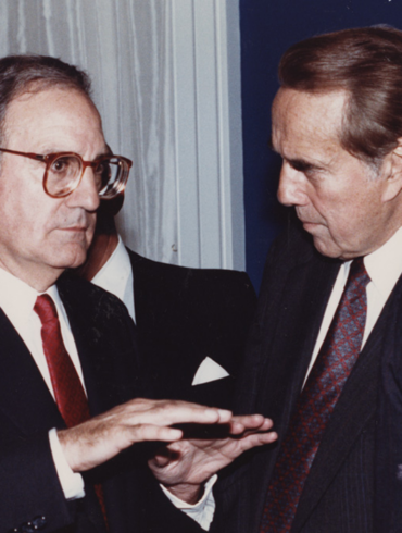George J. Mitchell and Bob Dole in 1990