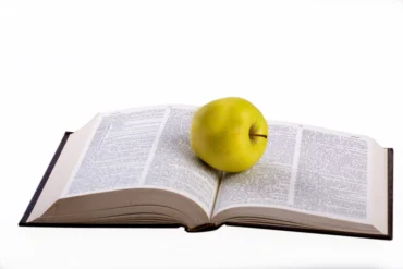 Malcolm Gladwell Likes Bad Food and Is Wrong About Bowdoin College