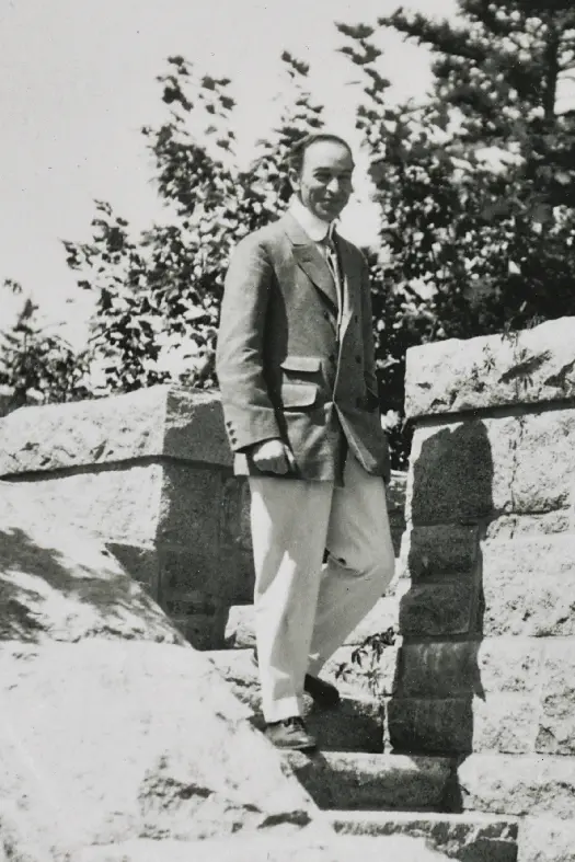Old black and white photo of Duncan Chandler