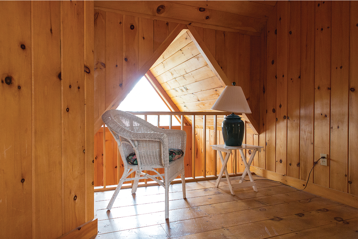 Maine Island Lodge