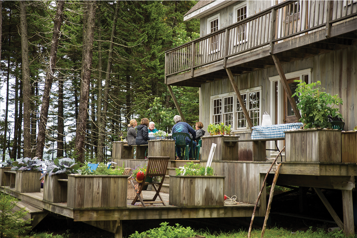 Maine Island Lodge
