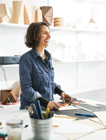 Julie Morringello, Modernmaine