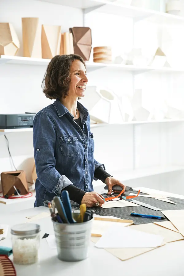 Julie Morringello, Modernmaine