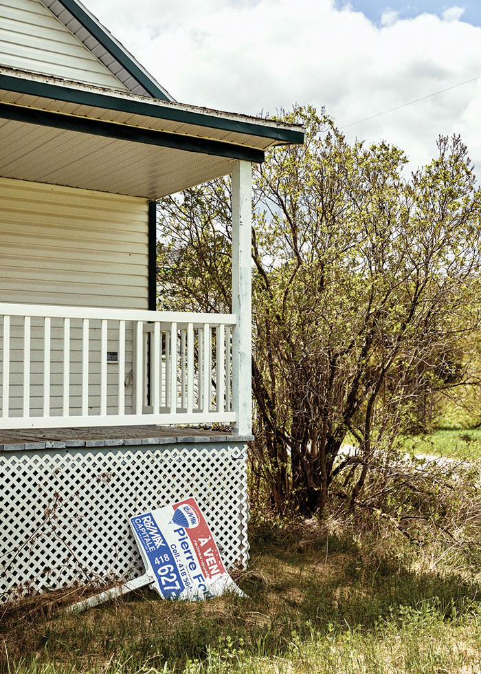 A house straddling the U.S.–Canada border