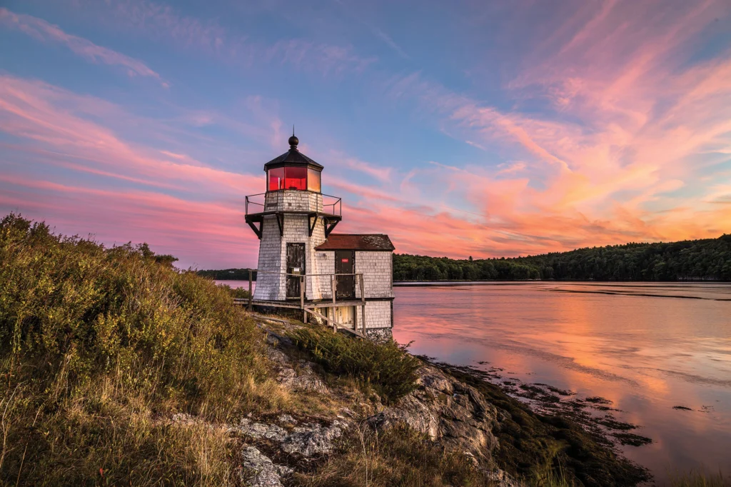 Squirrel Point Light