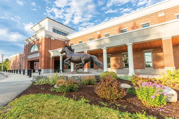 Best Places to Live in Maine: Hampden Academy, Maine