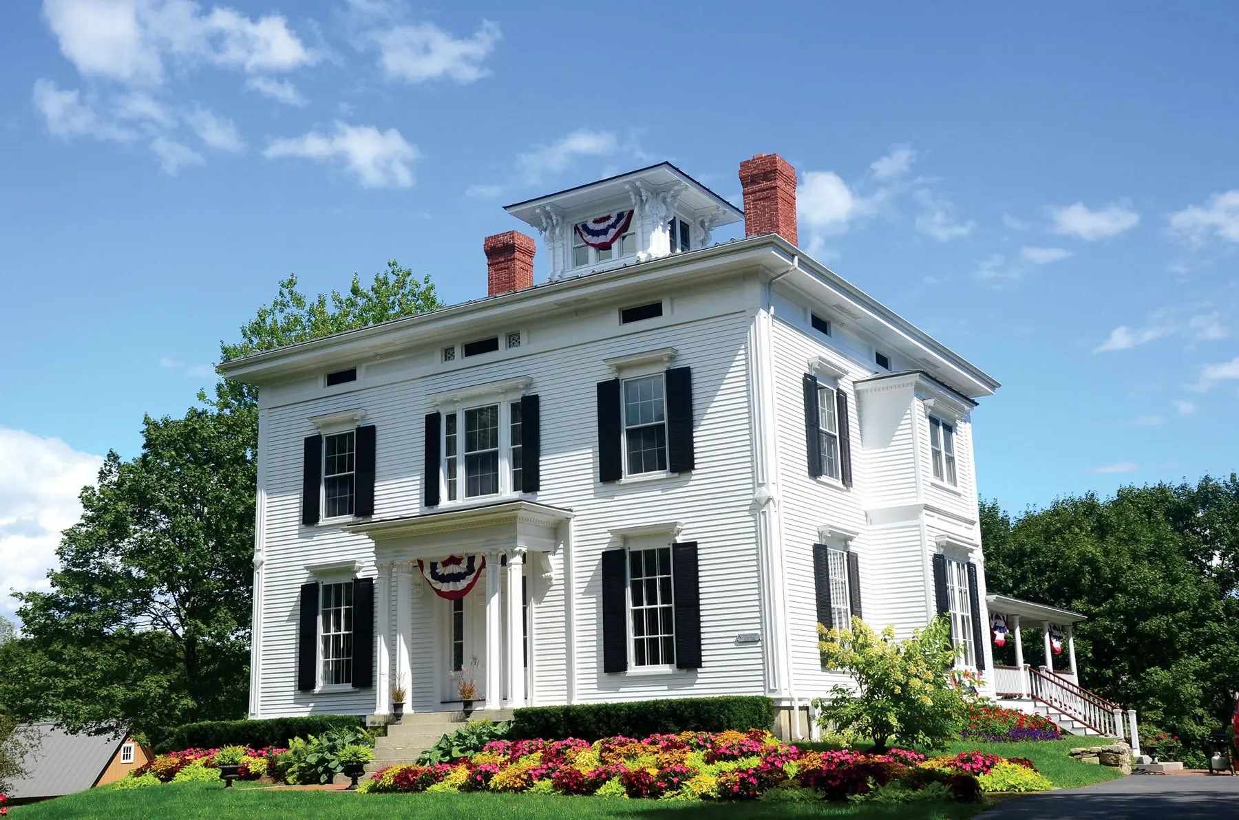 A shipyard owner built this Italianate house in 1854.