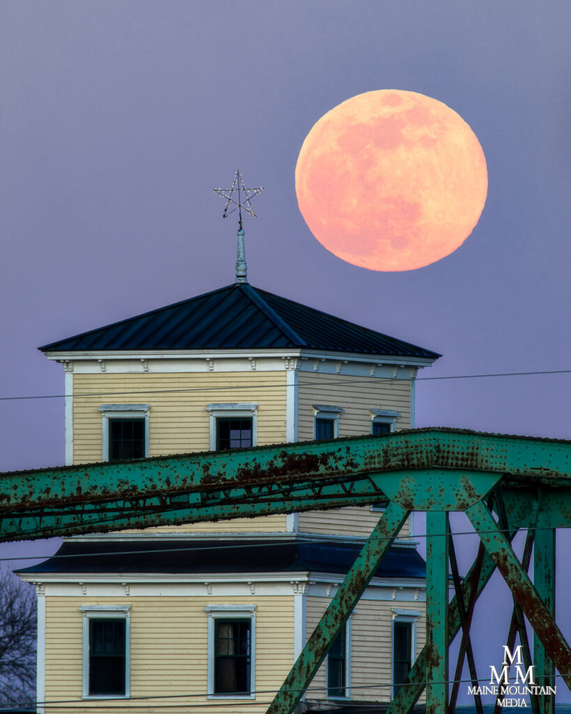 Brunswick Moonrise by Maine Mountain Media