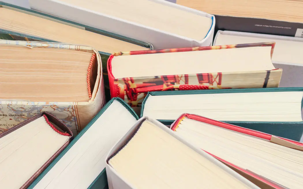 Books, Pexels: Dom J