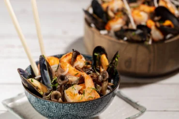 Rice Noodles with Oyster Mushrooms and Shellfish