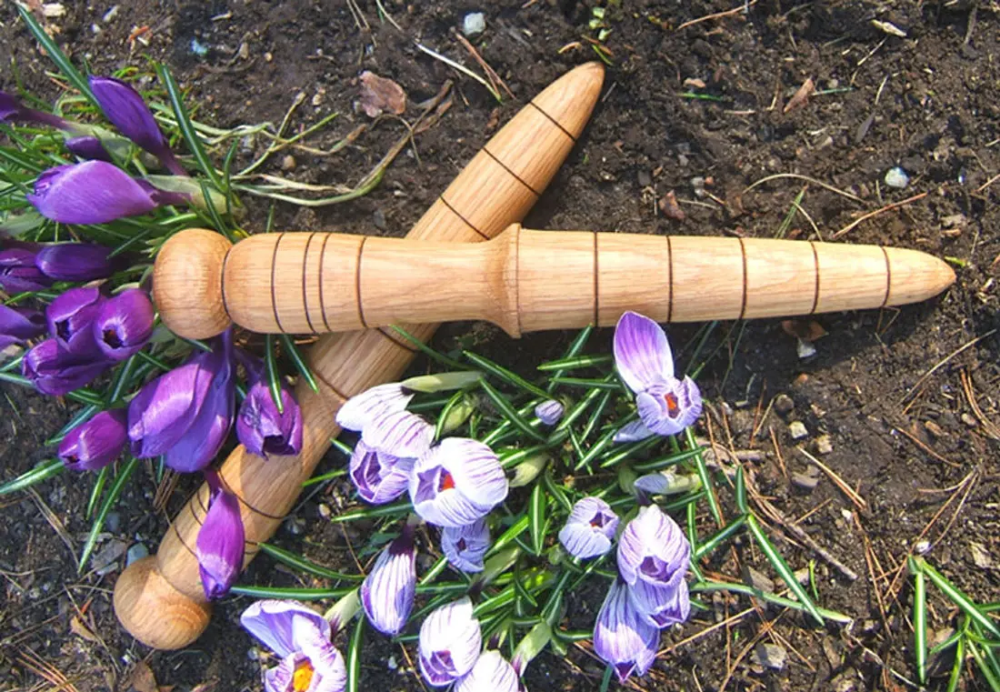 Rustic Workbench’s dibble may have a funny name, but it gets serious work done in the garden.