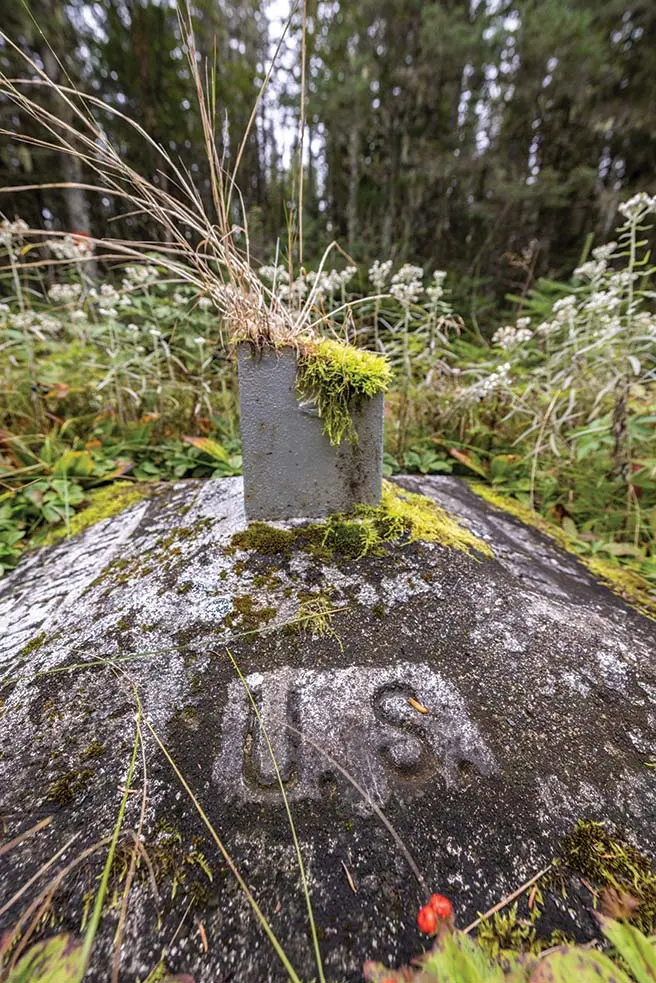 U.S.–Canada boundary marker