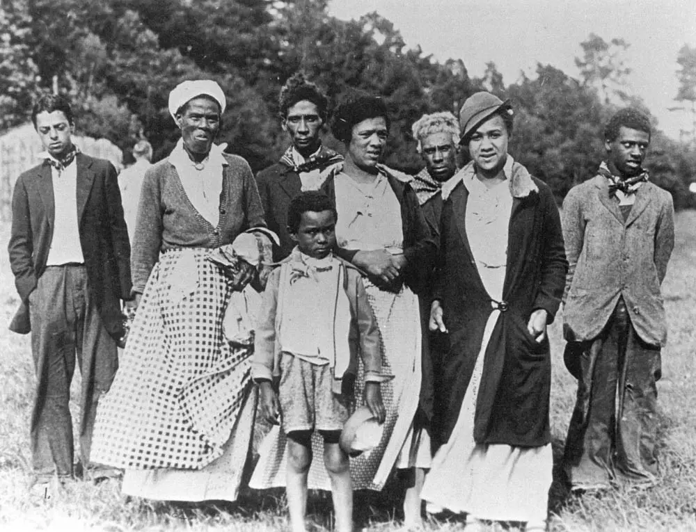 Neighbors in the village of Peterborough, in Warren, from Maine's Visible Black History.