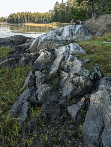 700 acre island rock