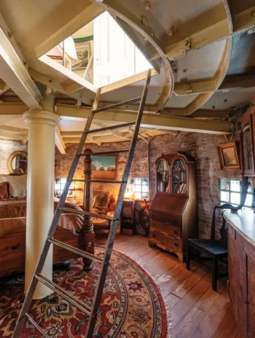 Bedroom in Goose Rocks Lighthouse