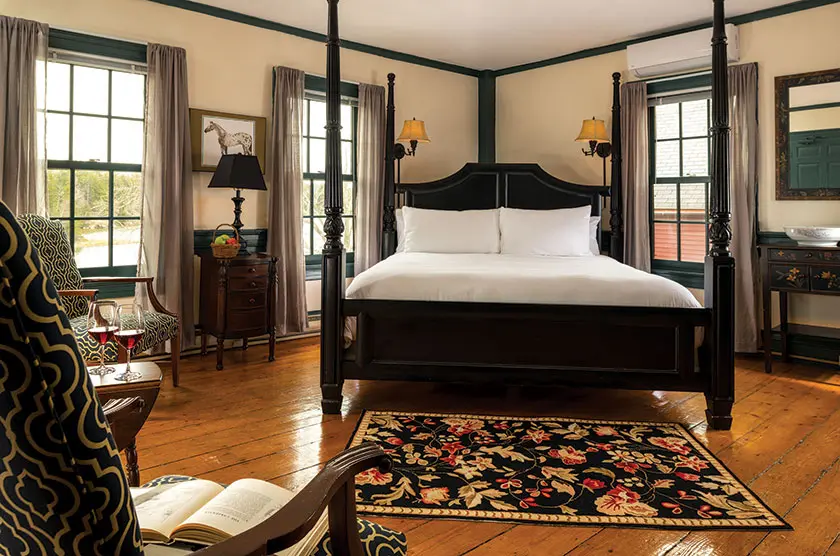 In Deer Isle, the 1793 Pilgrim’s Inn features tin ceilings, pumpkin-pine floors, and eight-foot-wide fireplaces