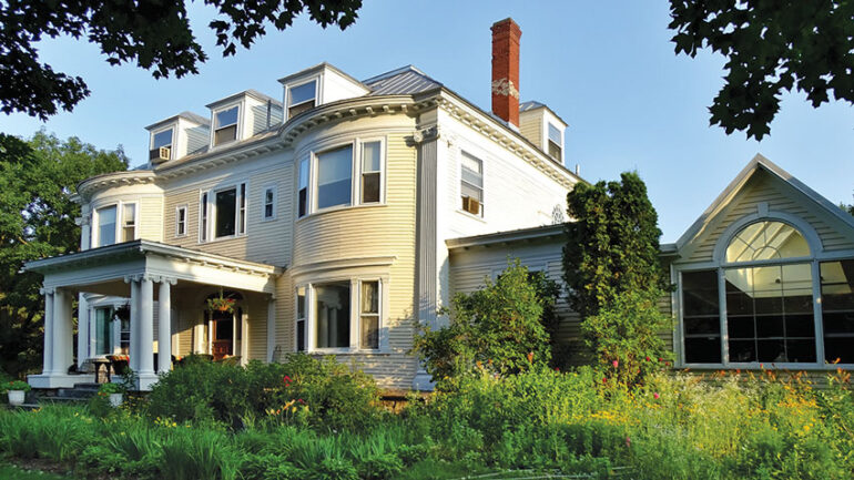 Inn on Winter's Hill, Kin