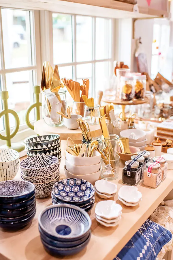 Kitchen tools and goods