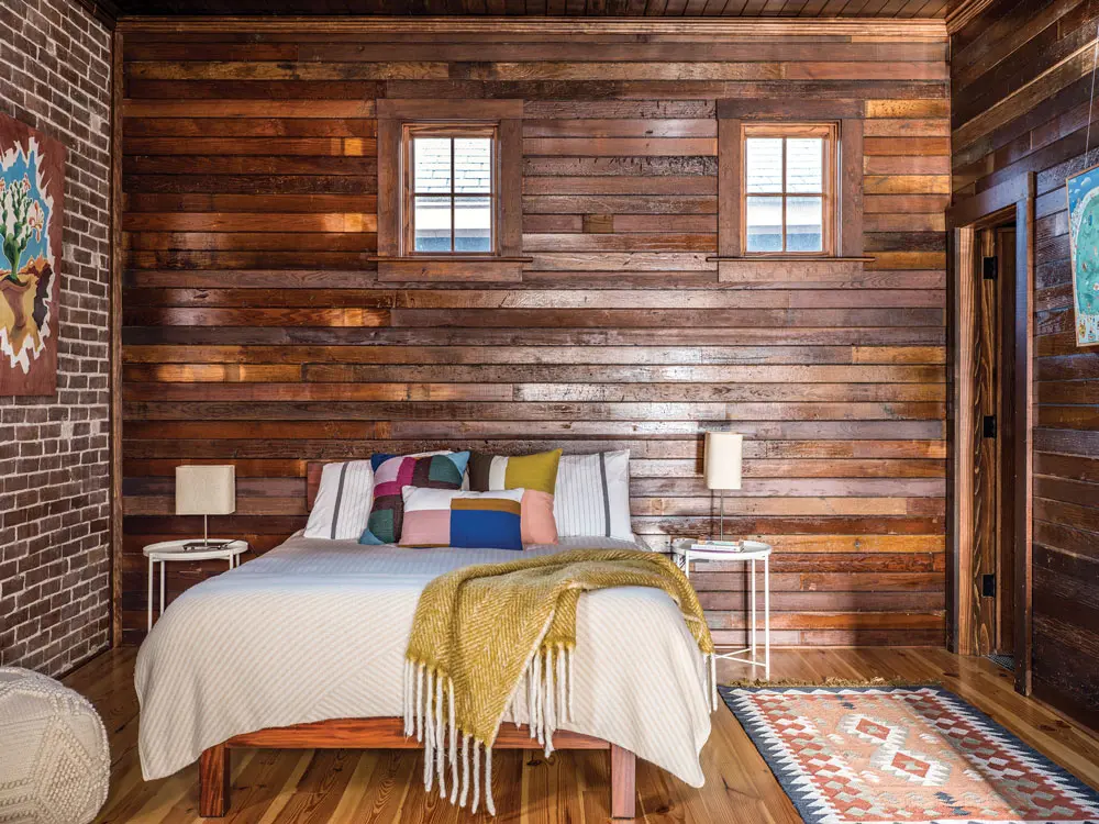 Lauren and Keith Rosenberg’s Portland carriage- house-turned- guest-quarters