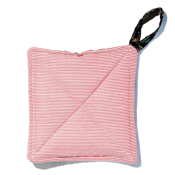 pot holder by Heidi Beaudry