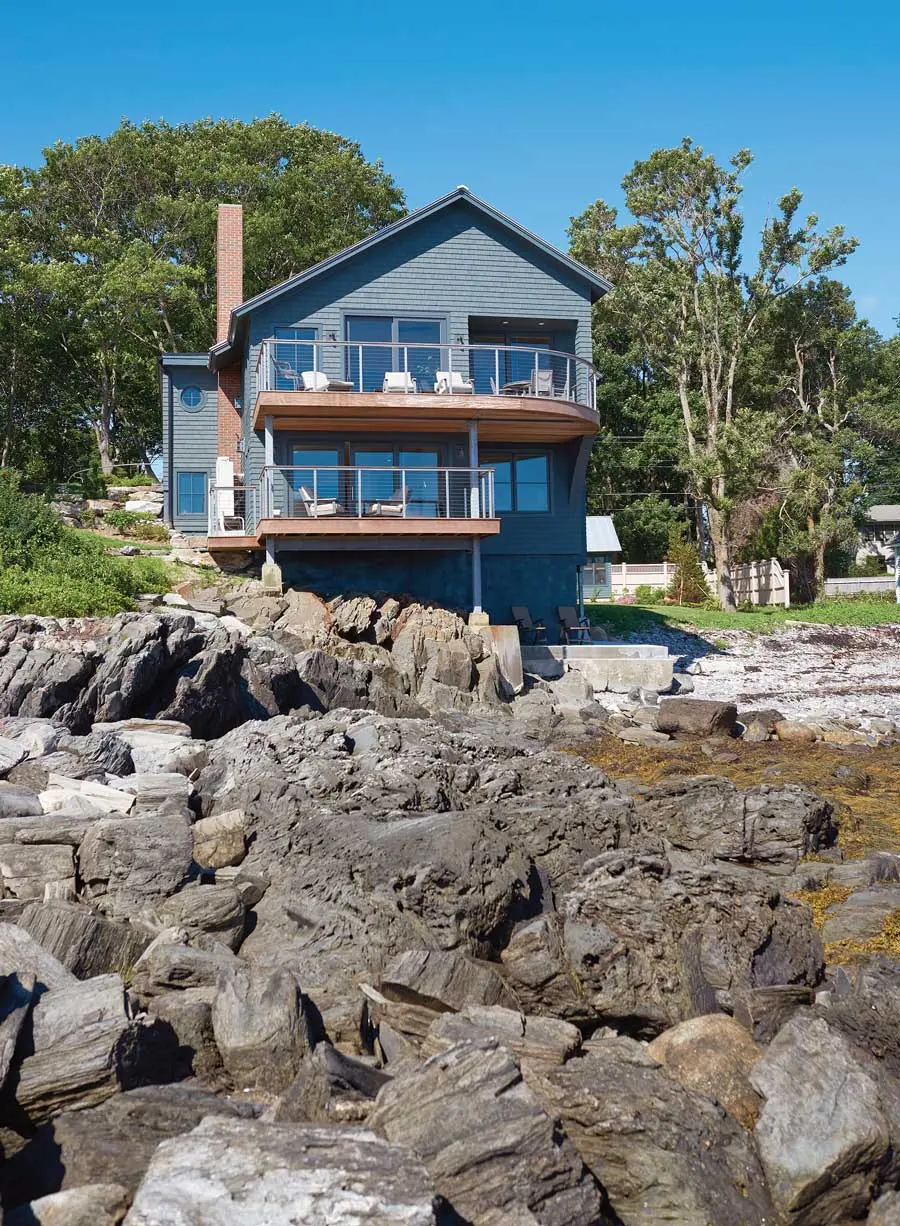 decks that project dramatically over the ocean