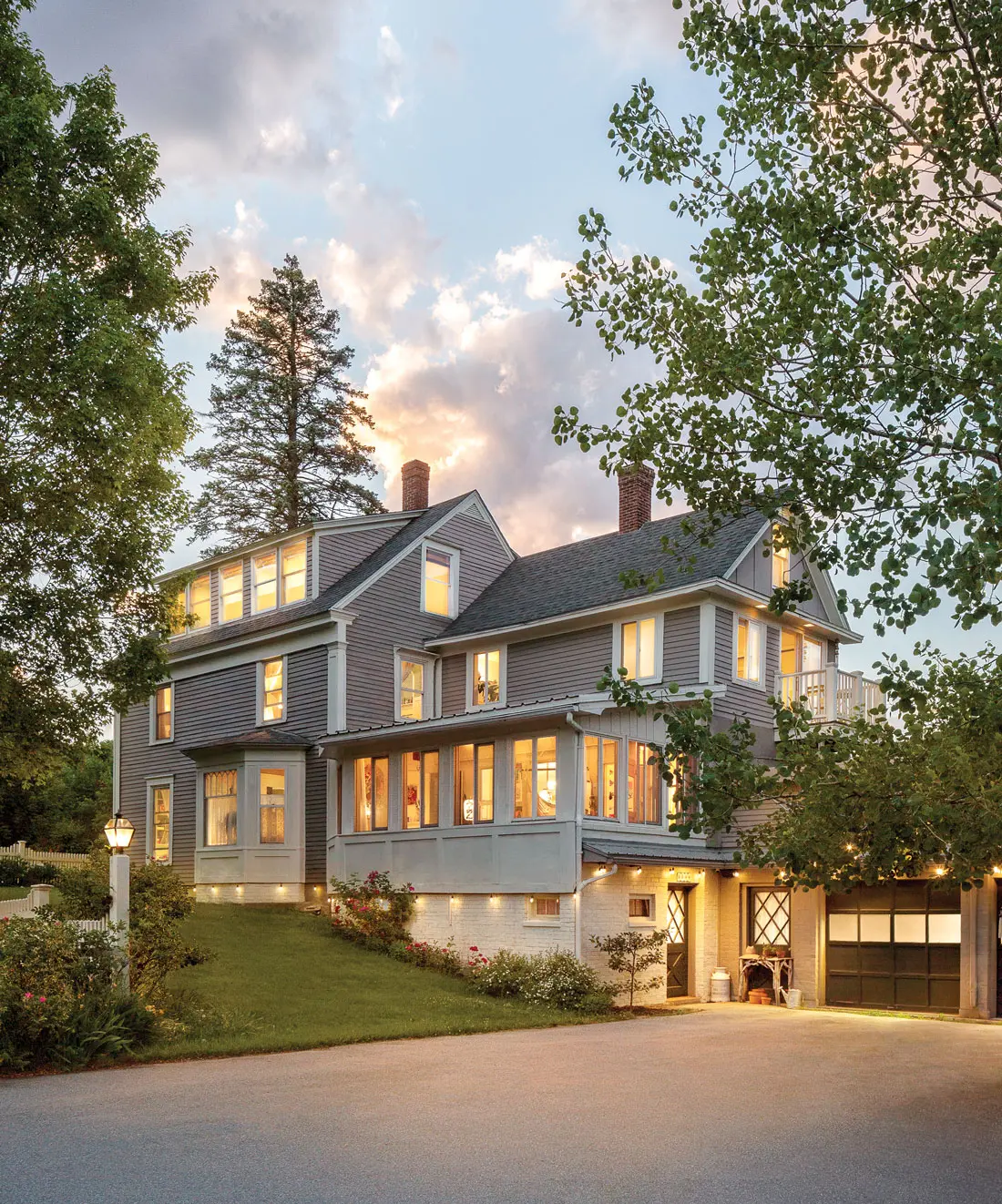 Built in 1790 and expanded in 1883, the house is supposedly one of three erected for brothers on the same lot.