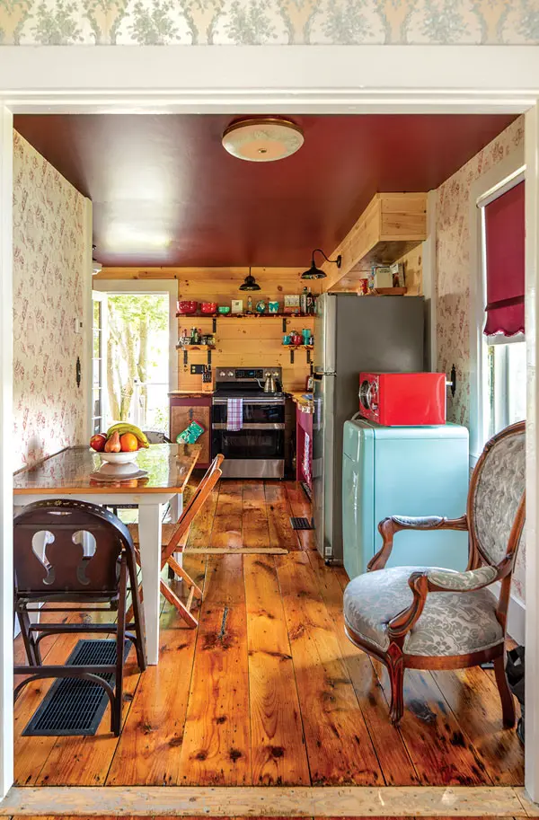 1790 Tiny House kitchen and dining